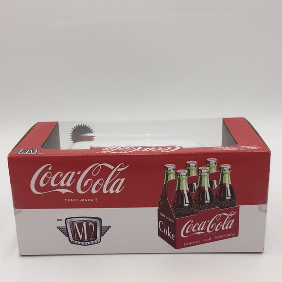 Coca-Cola Bottling 1960 VW Delivery Van Die Cast 1:24 Scale Limited Edition New - Picture 4 of 12